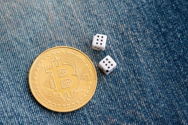 Antarmuka Three Card Poker di aplikasi mobile poker369 menampilkan kartu pemain dan dealer